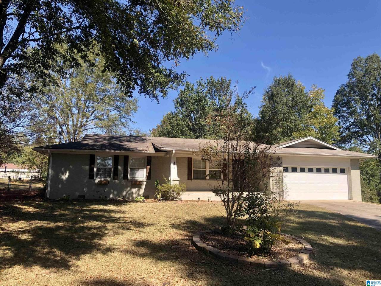 303 Oak Circle - Photo 1