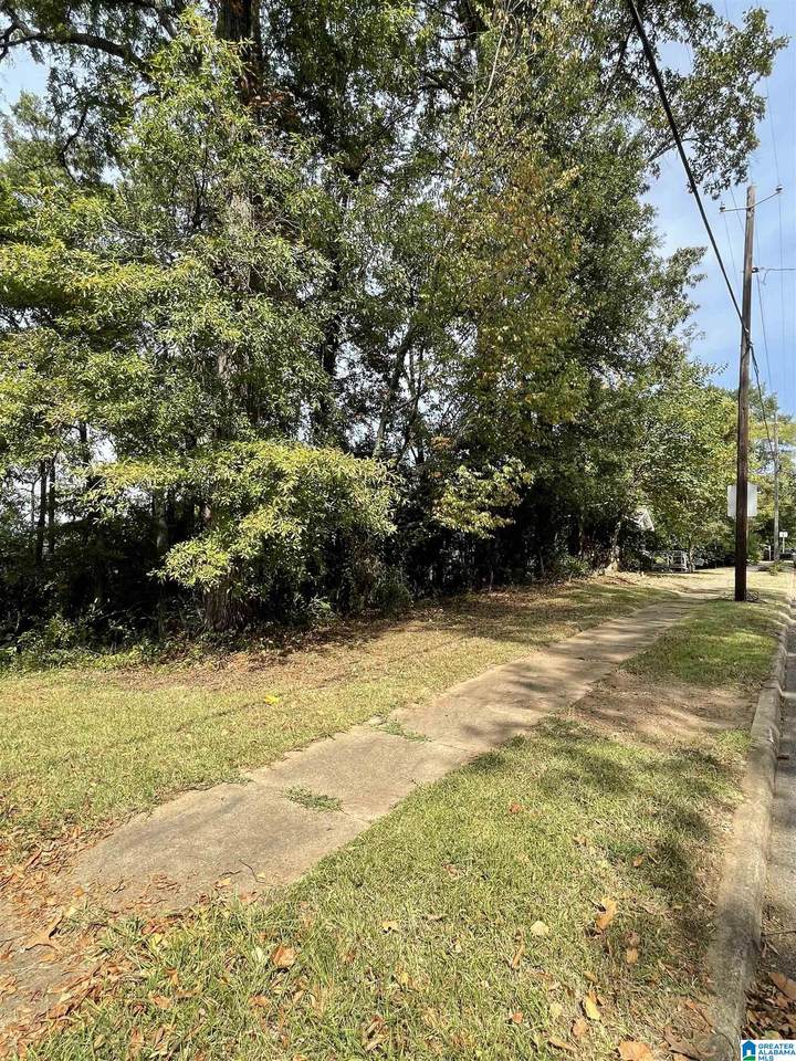 5004 6TH AVENUE - Photo 1