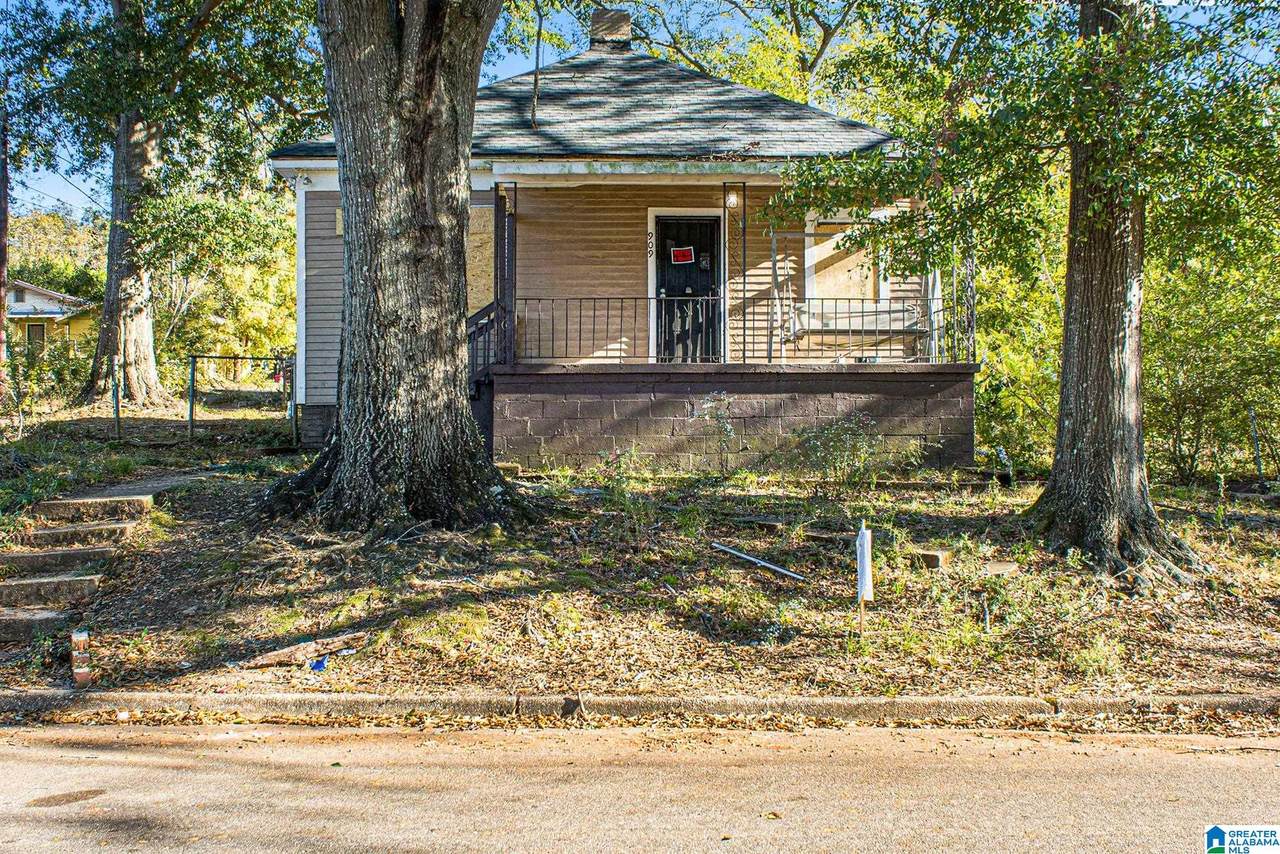 909 Exeter Avenue - Photo 1