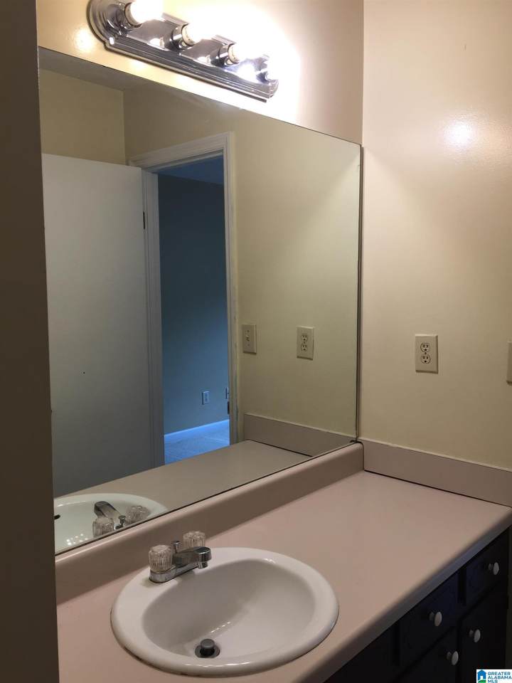 1710A 14TH TERRACE - Photo 1