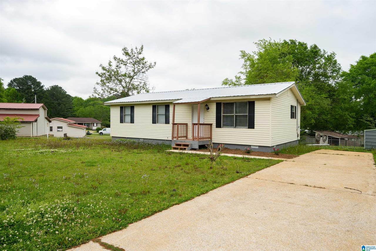 812 4TH AVENUE - Photo 1