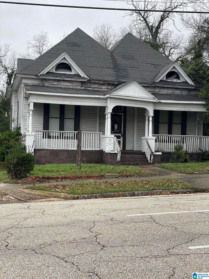 830 Court Street - Photo 1