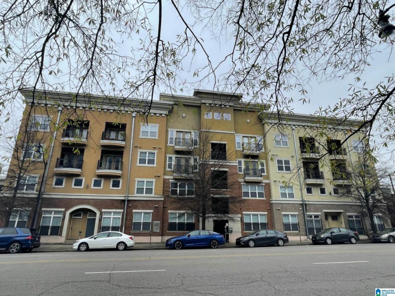 2020 5TH AVENUE - Photo 1