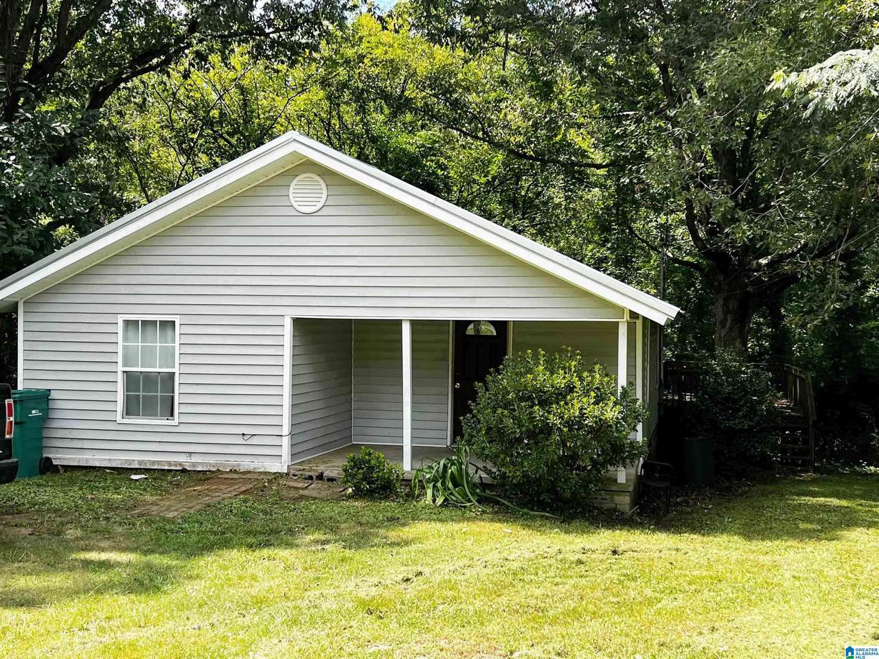 1104 9TH AVENUE - Photo 1