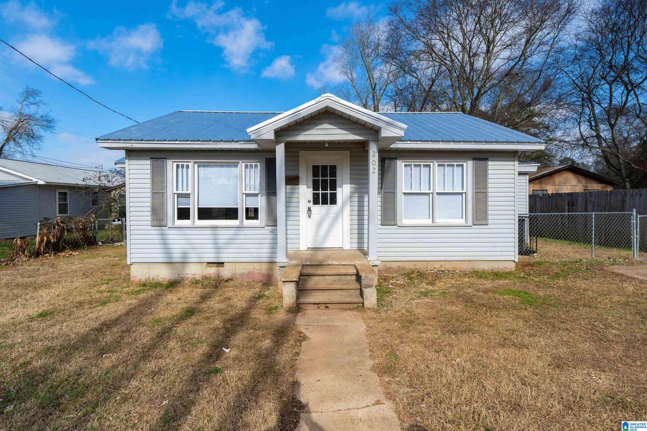 202 Oak Street - Photo 1