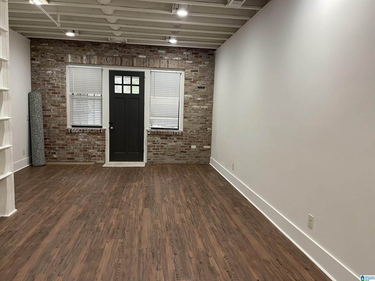 504 Barristers Court - Photo 1
