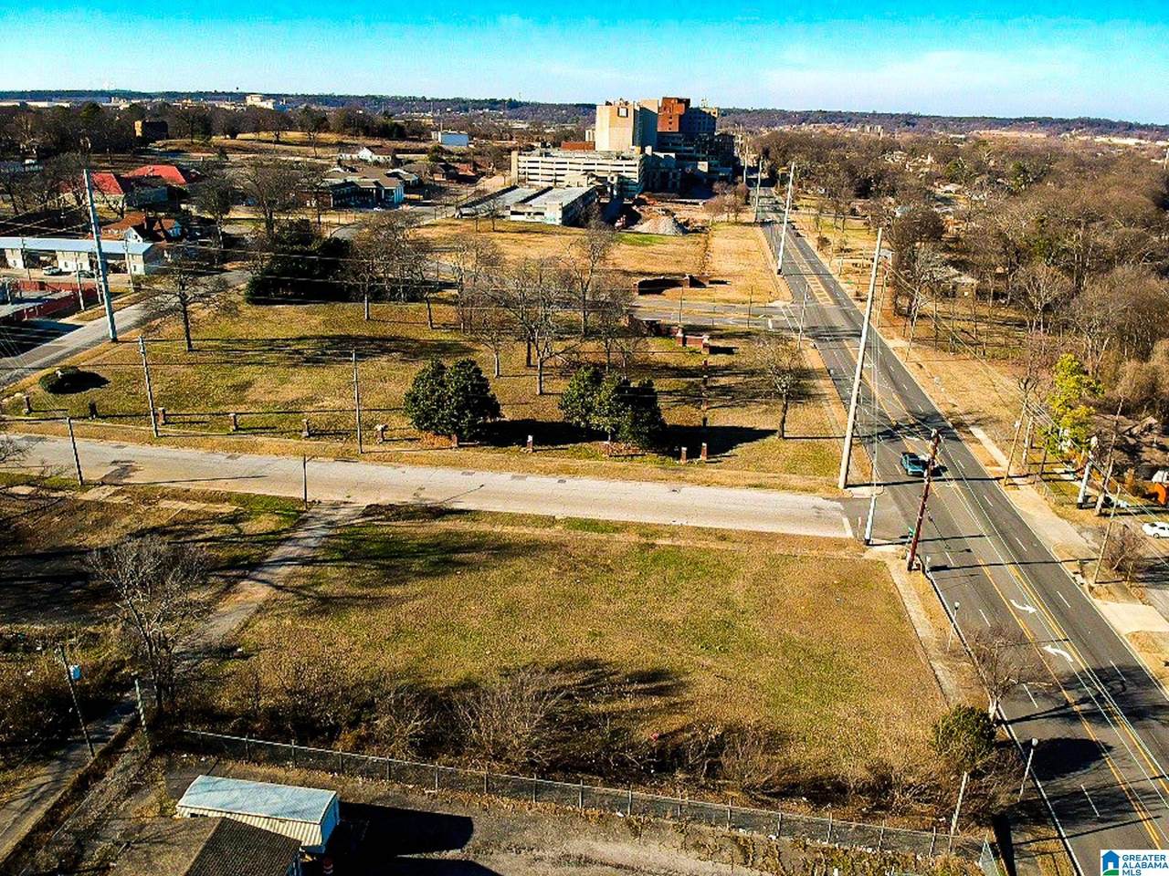 1224 Carraway Boulevard - Photo 1