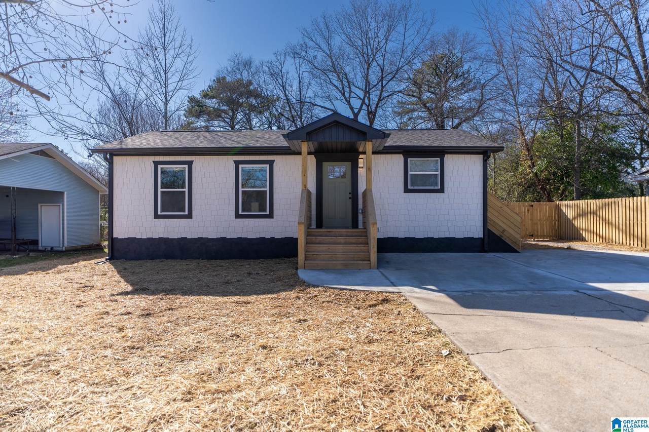 1228 Oakwood Street - Photo 1