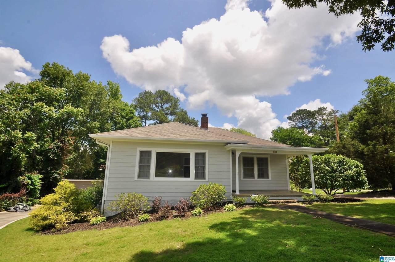 806 4TH AVENUE - Photo 1