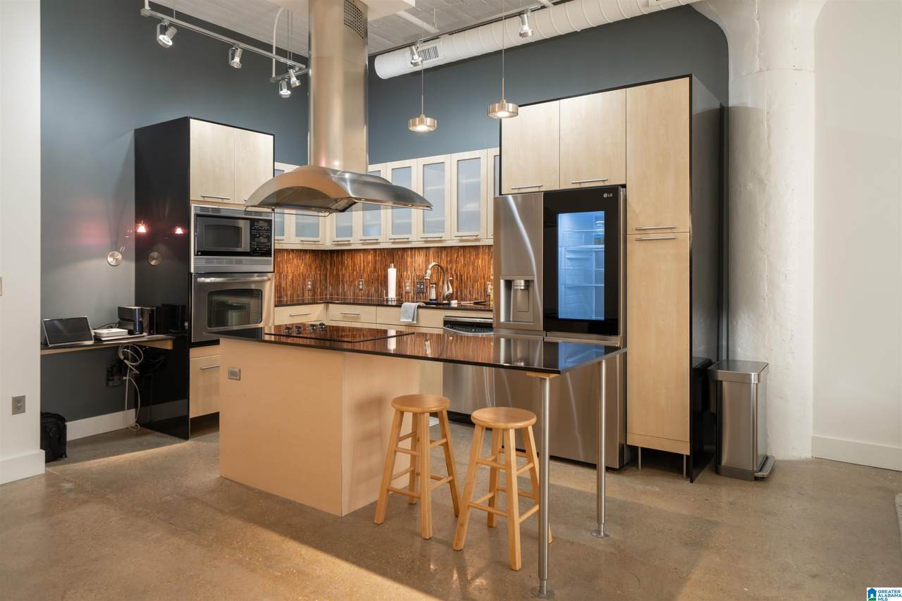 2201 5TH AVENUE - Photo 1