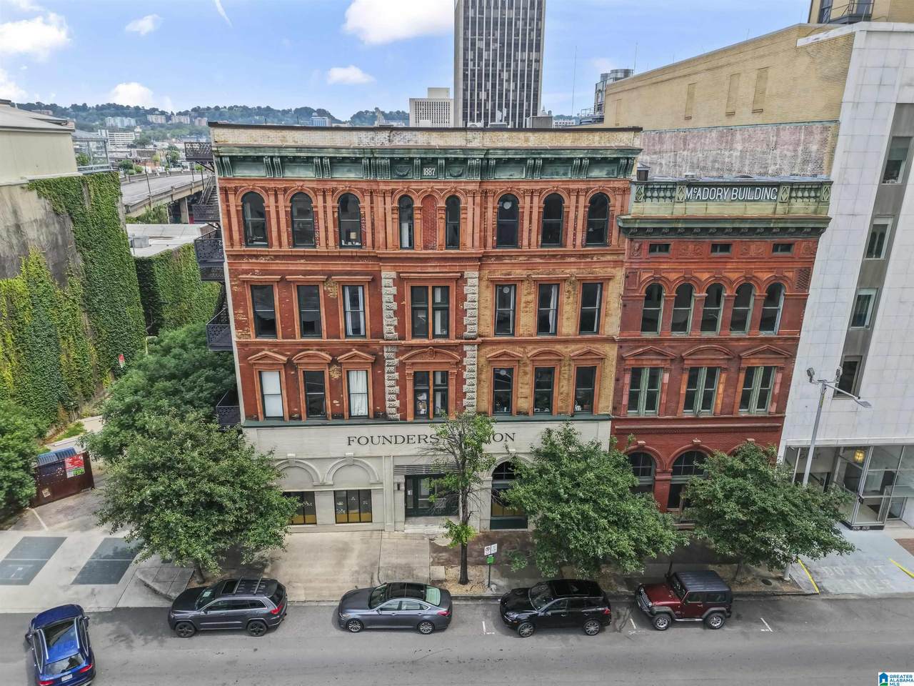 2015 1ST AVENUE - Photo 1