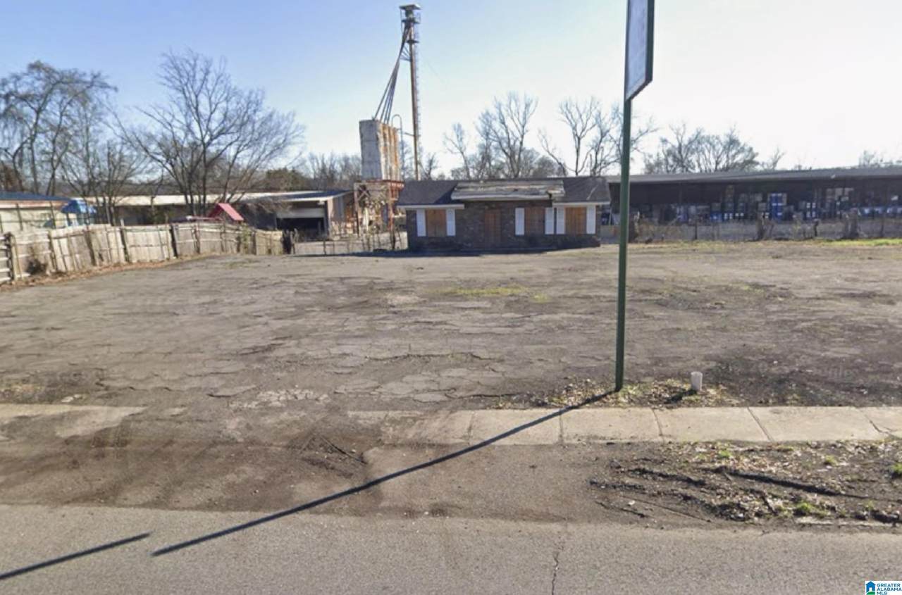 135 3RD AVENUE - Photo 1