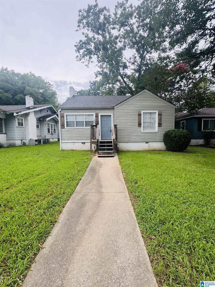 2808 Avenue H - Photo 1