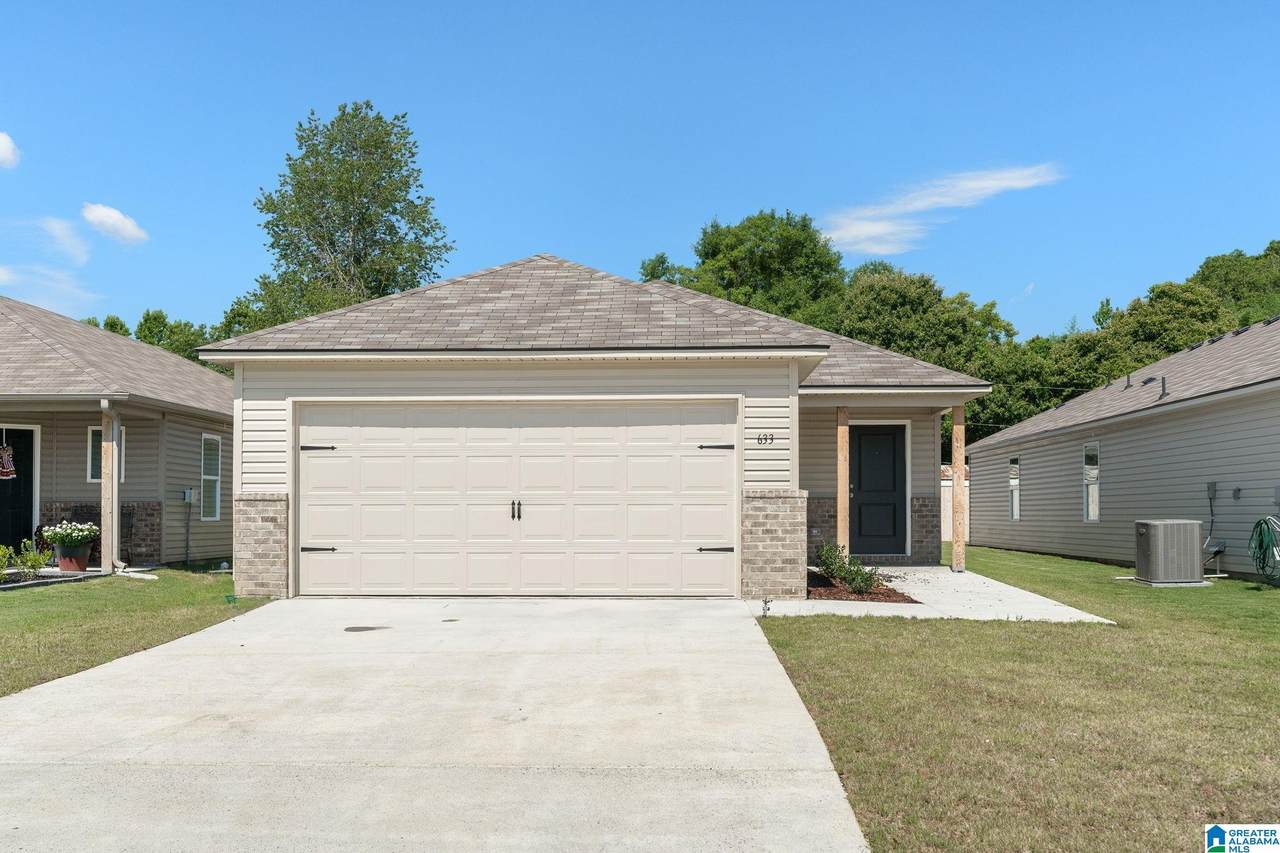 306 Willow Road - Photo 1