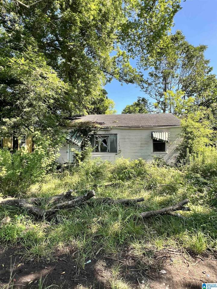 4636 9TH TERRACE - Photo 1