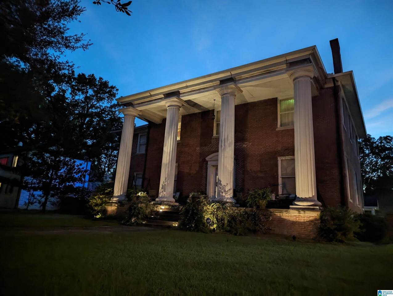 301 Broadway Avenue - Photo 1