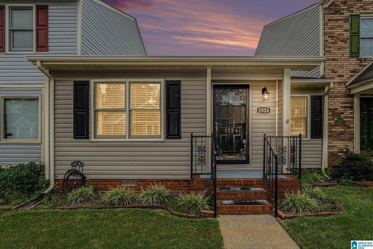 1524 Cambridge Place - Photo 1
