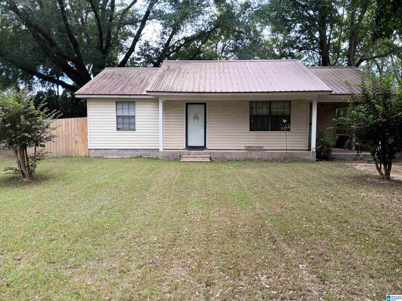 215 Greenbriar Street - Photo 1