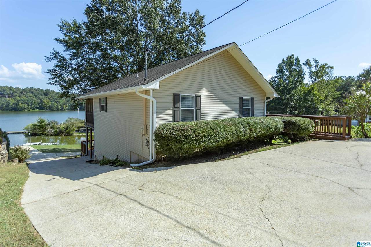 586 Hollys Lane - Photo 1