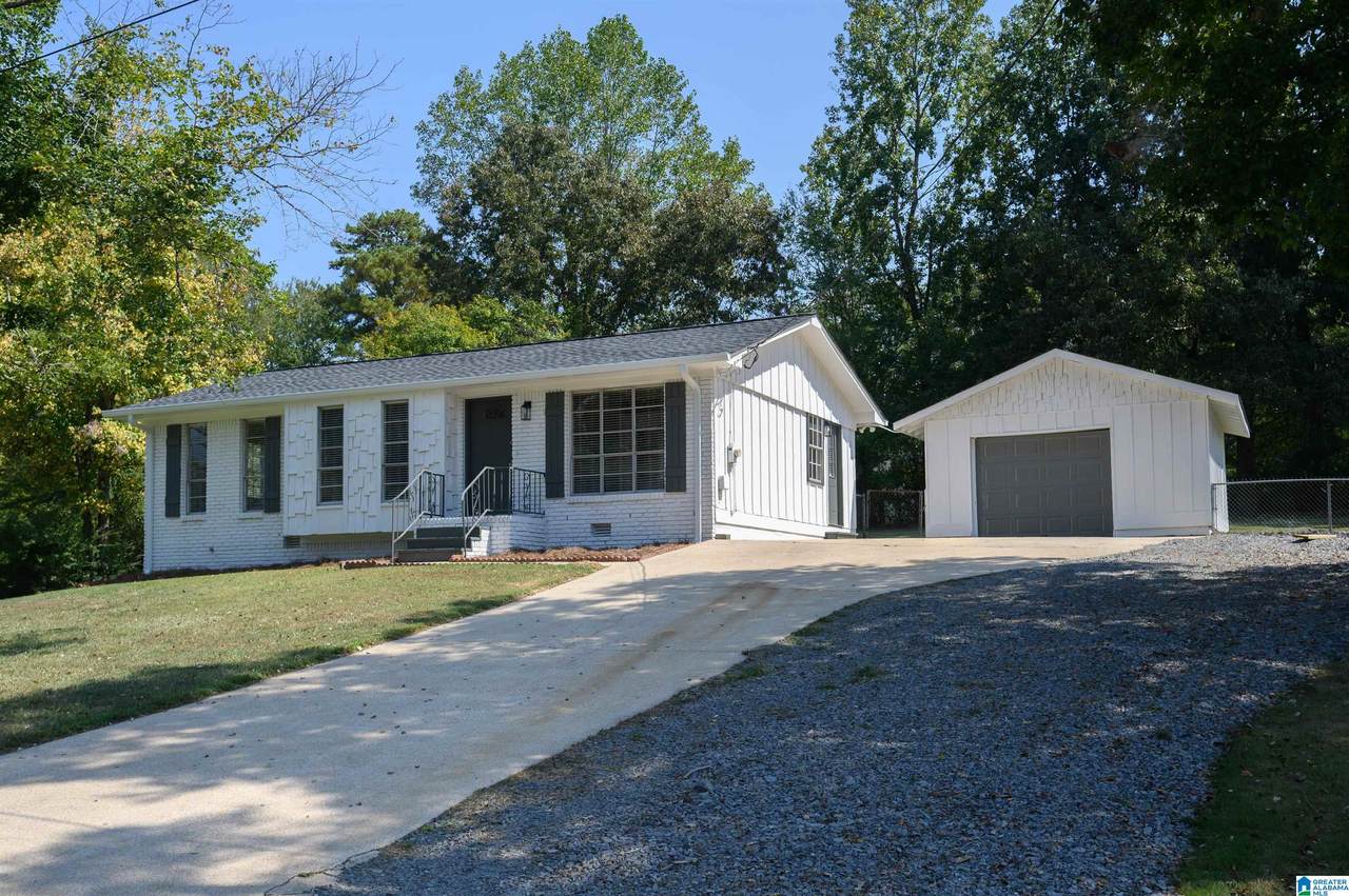 2917 Valleyview Circle - Photo 1