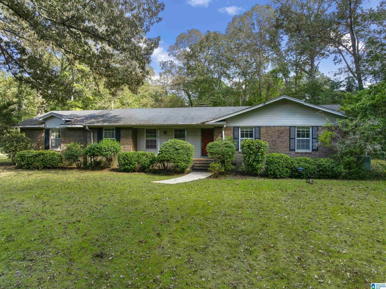 2800 Oakdale Circle - Photo 1