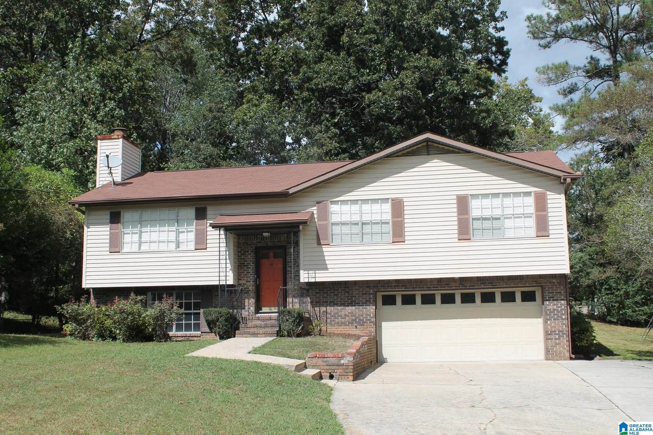 1212 Sweetwater Circle - Photo 1