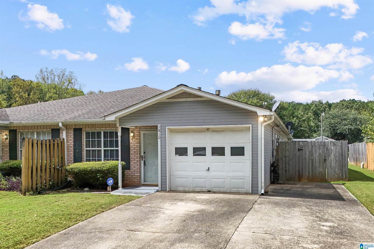 1810 Oakleaf Lane - Photo 1