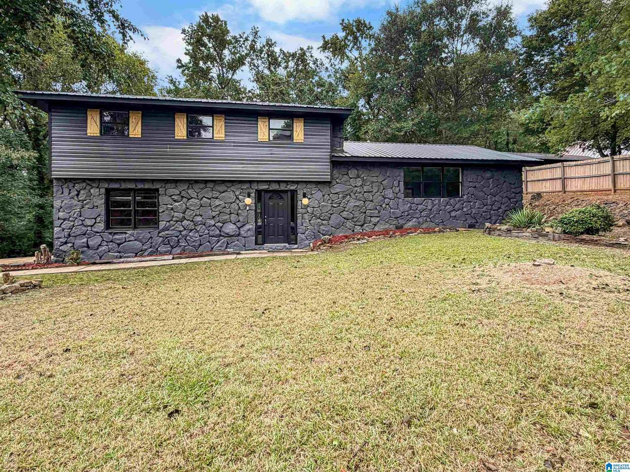 1202 Sabina Drive - Photo 1