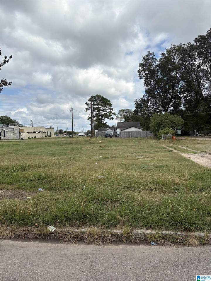 447 5TH STREET - Photo 1