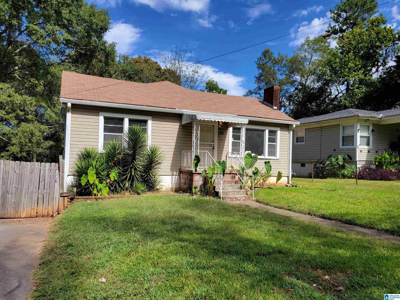 1010 7TH AVENUE - Photo 1