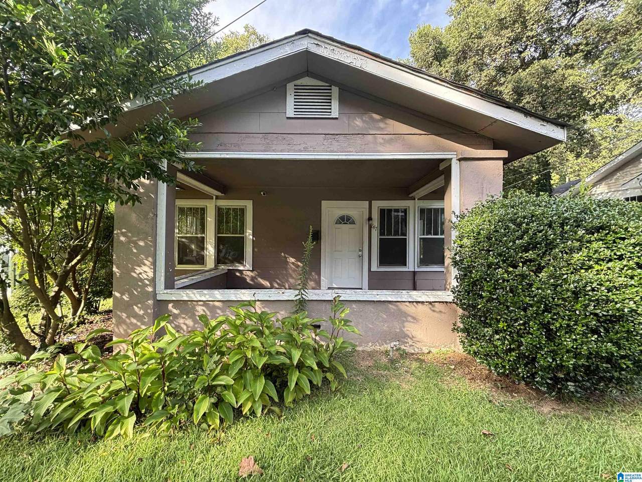 617 83RD PLACE - Photo 1