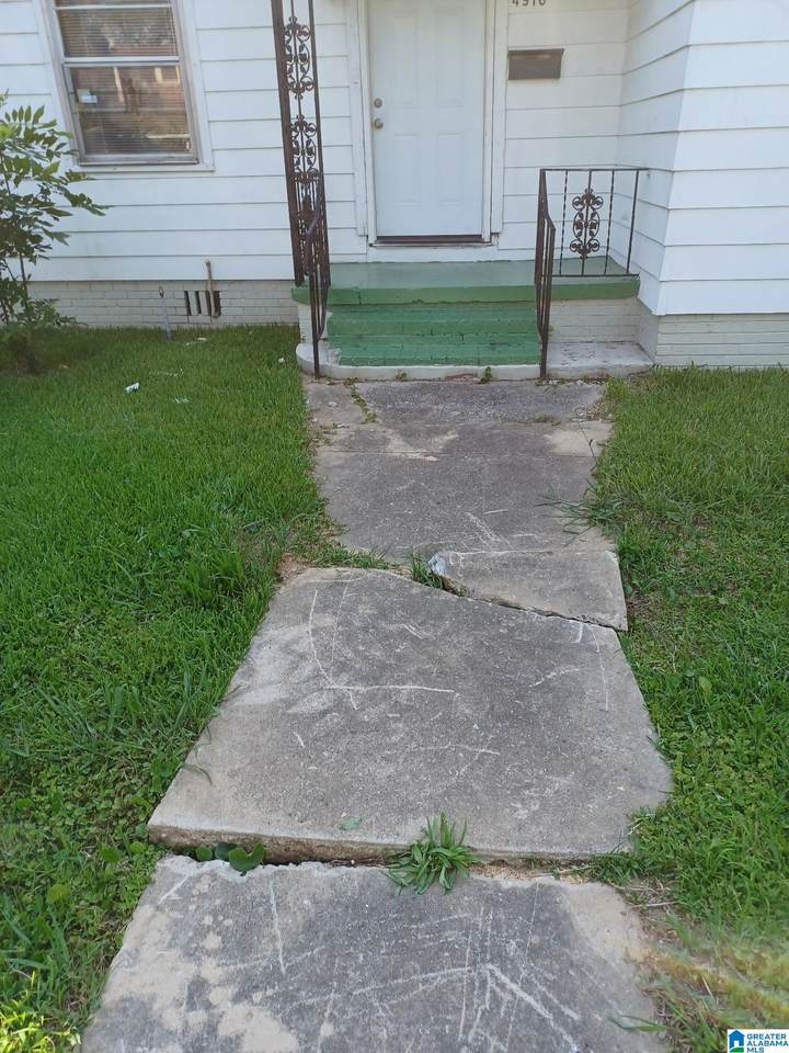 4916 Avenue N - Photo 1