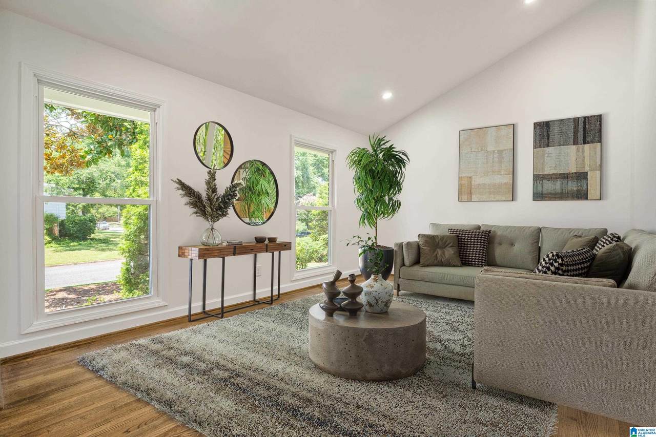 1329 Wales Avenue - Photo 1