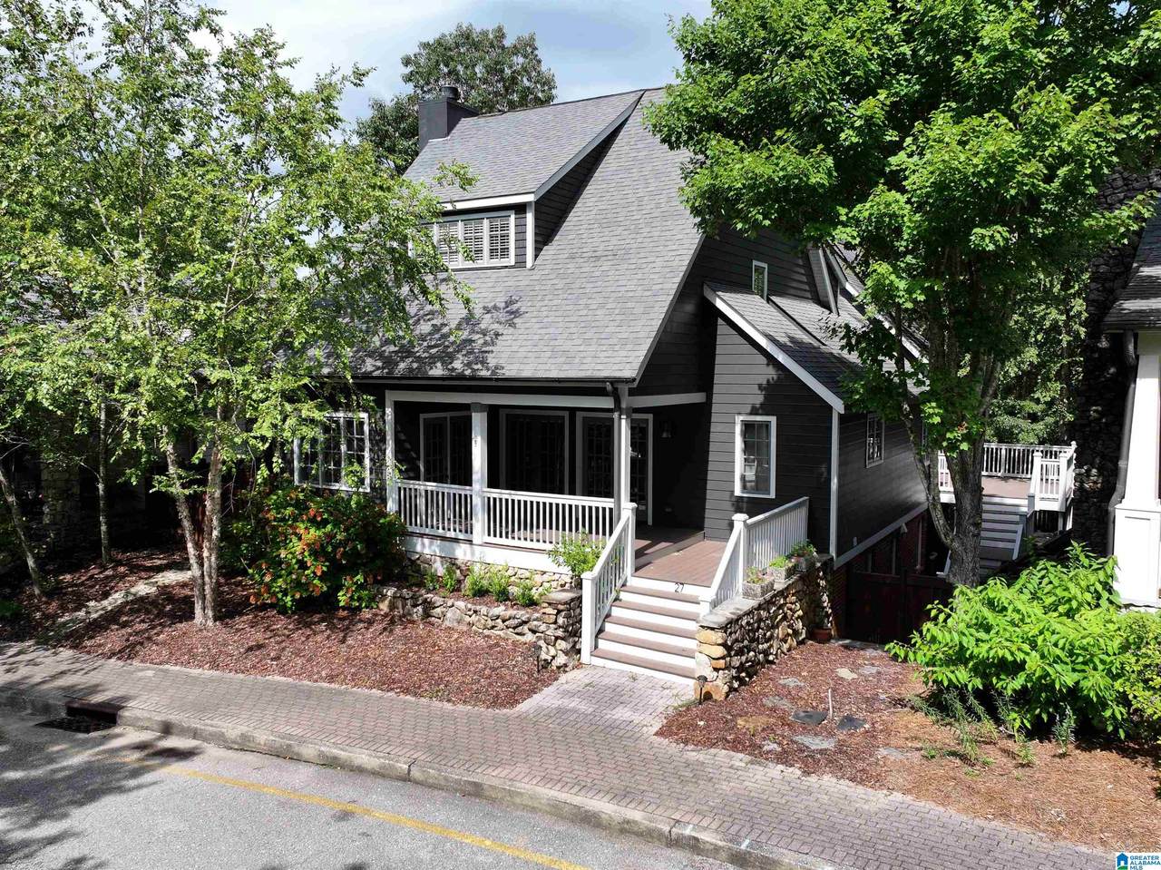 27 Nolen Street - Photo 1