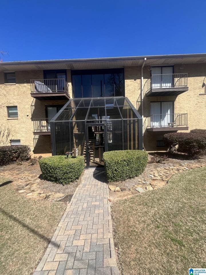 2136 16TH AVENUE - Photo 1