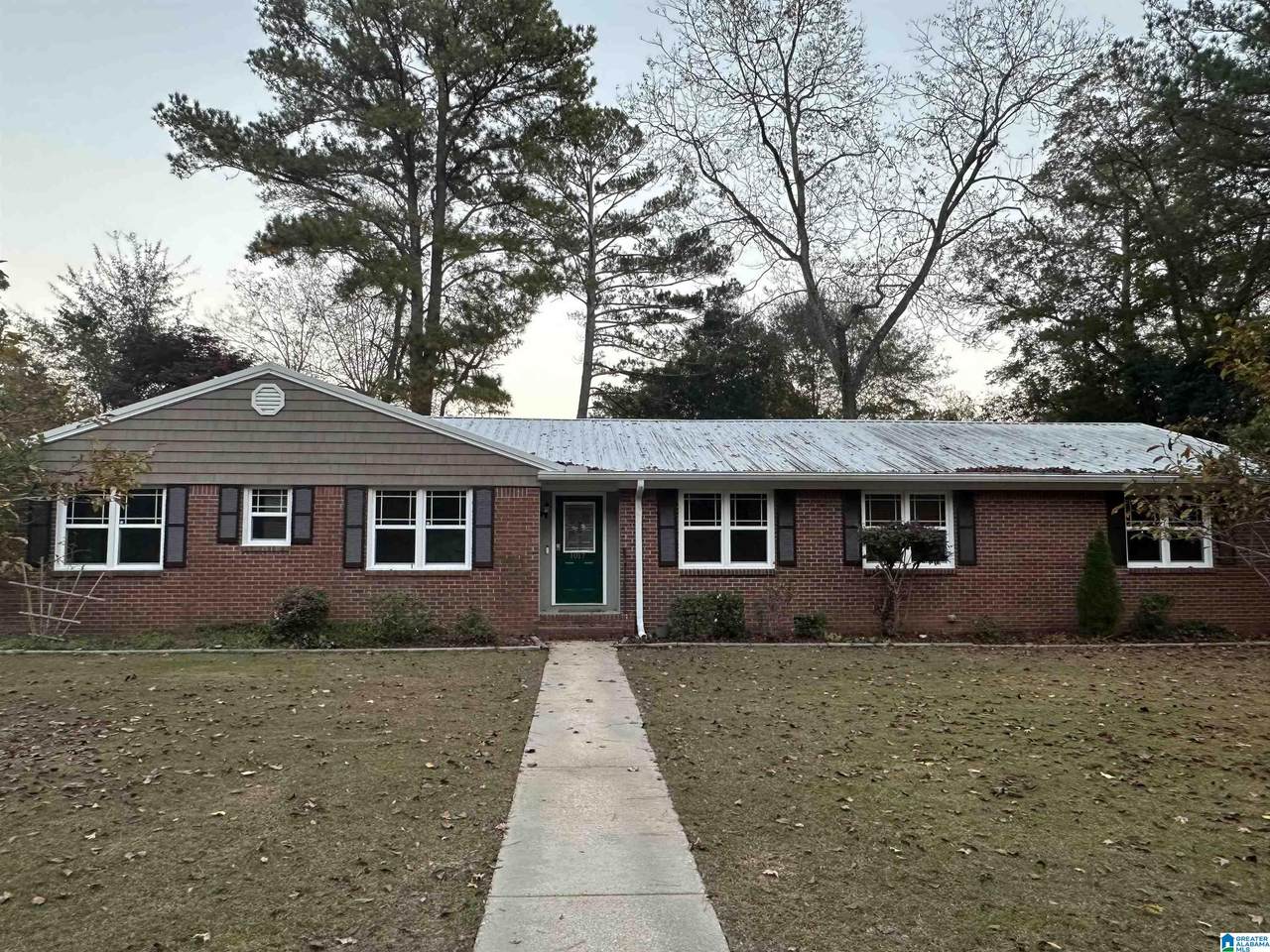 1017 Pecanwood Drive - Photo 1