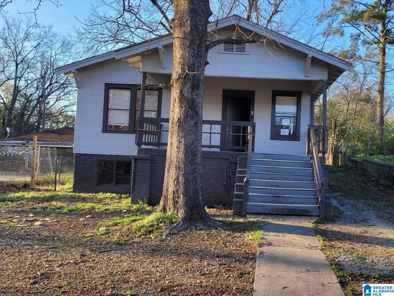 911 12TH AVENUE - Photo 1