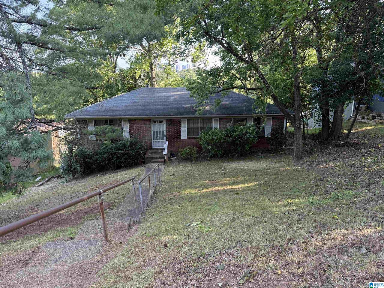 528 21ST AVENUE - Photo 1