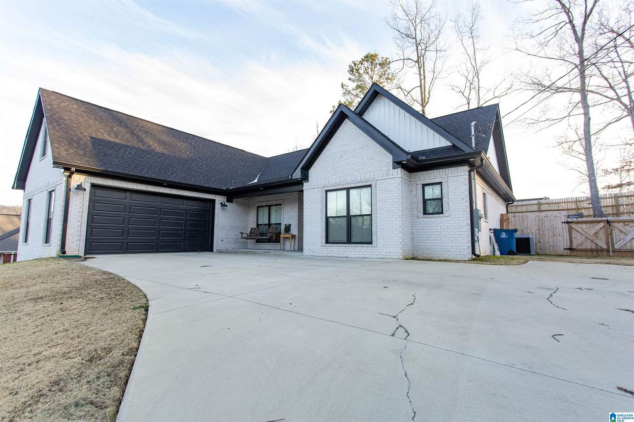 605 Remington Court - Photo 1