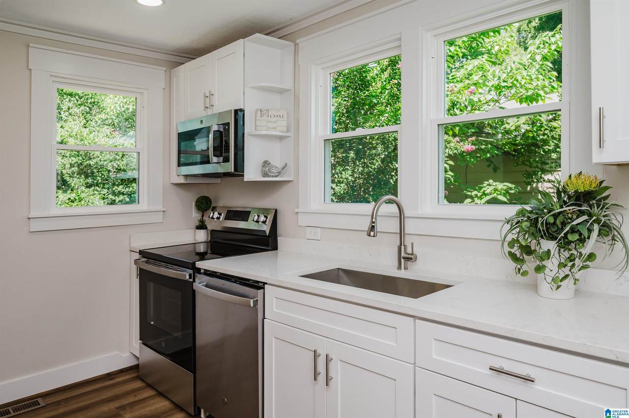 2008 4TH AVENUE - Photo 1