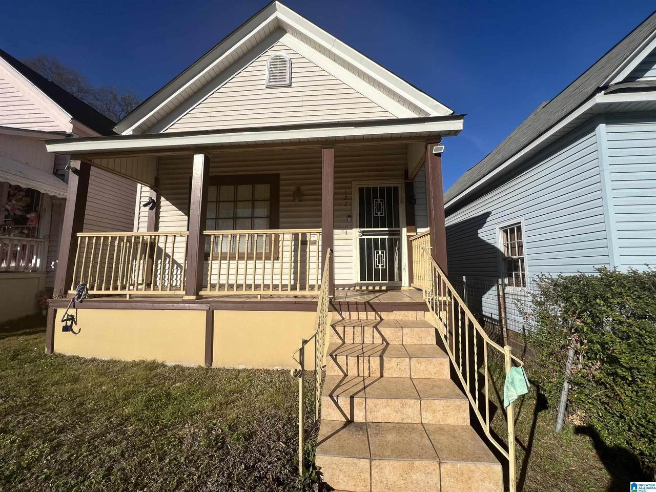 122 10TH AVENUE - Photo 1