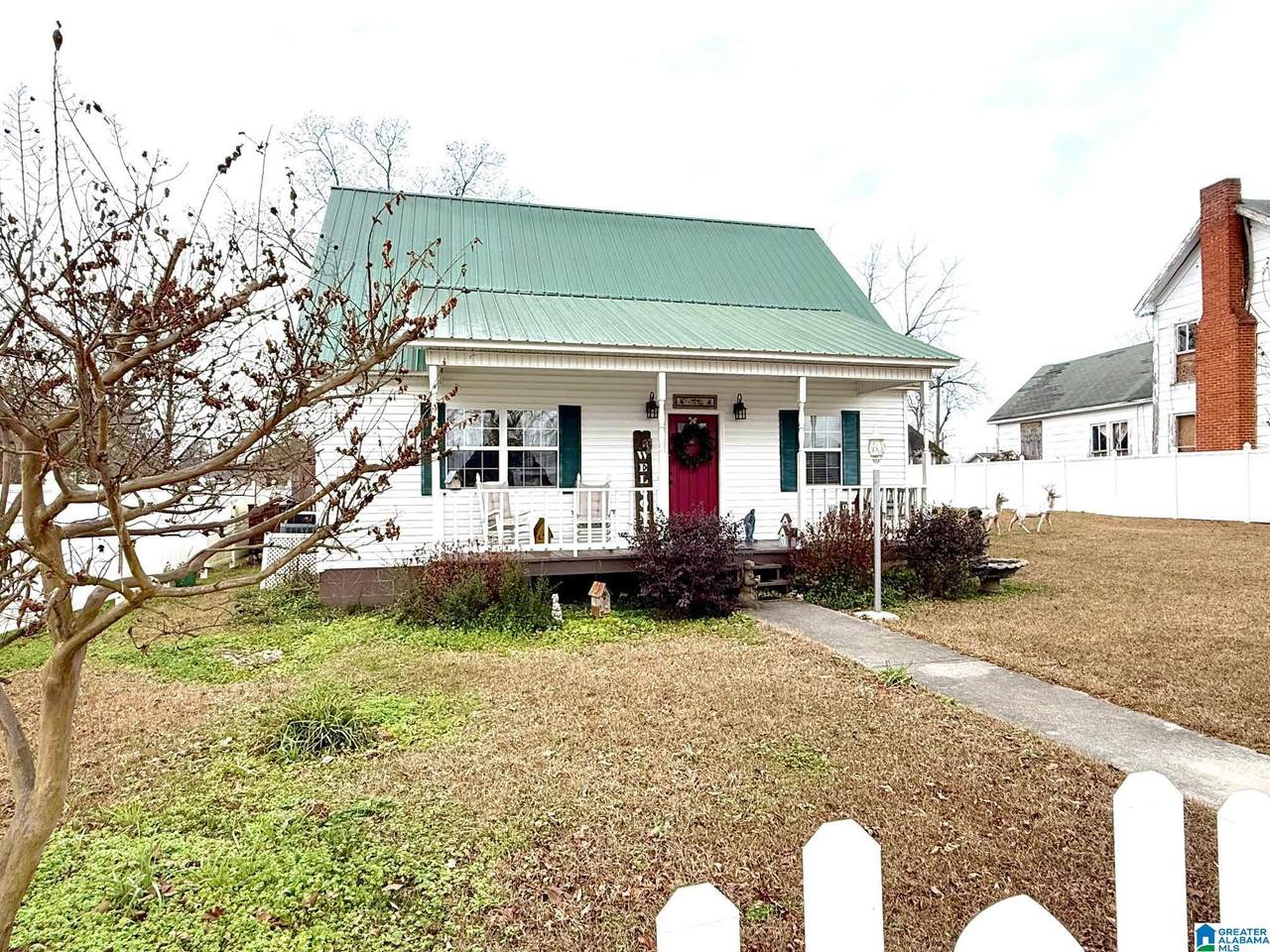 305 2ND AVENUE - Photo 1