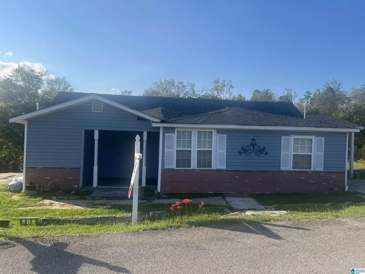 4016 Oak Street - Photo 1