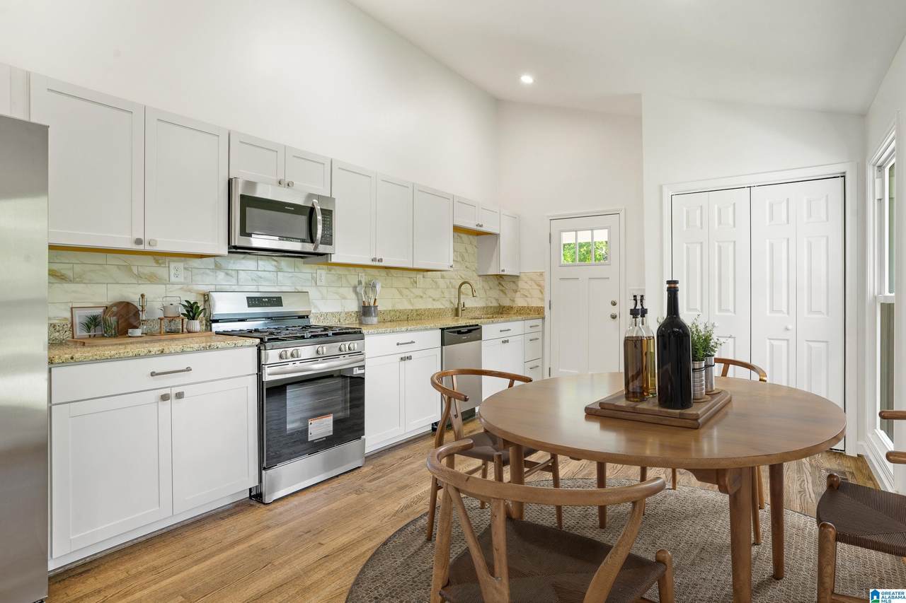 1329 Wales Avenue - Photo 1