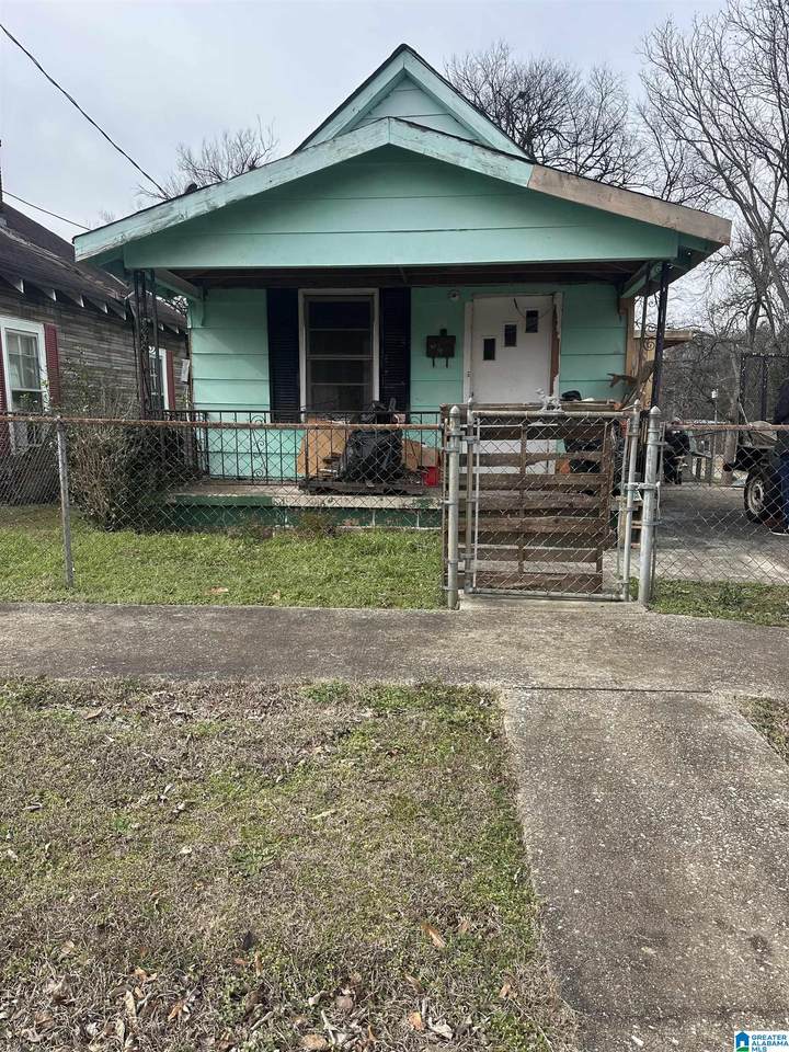 12 Christine Avenue - Photo 1