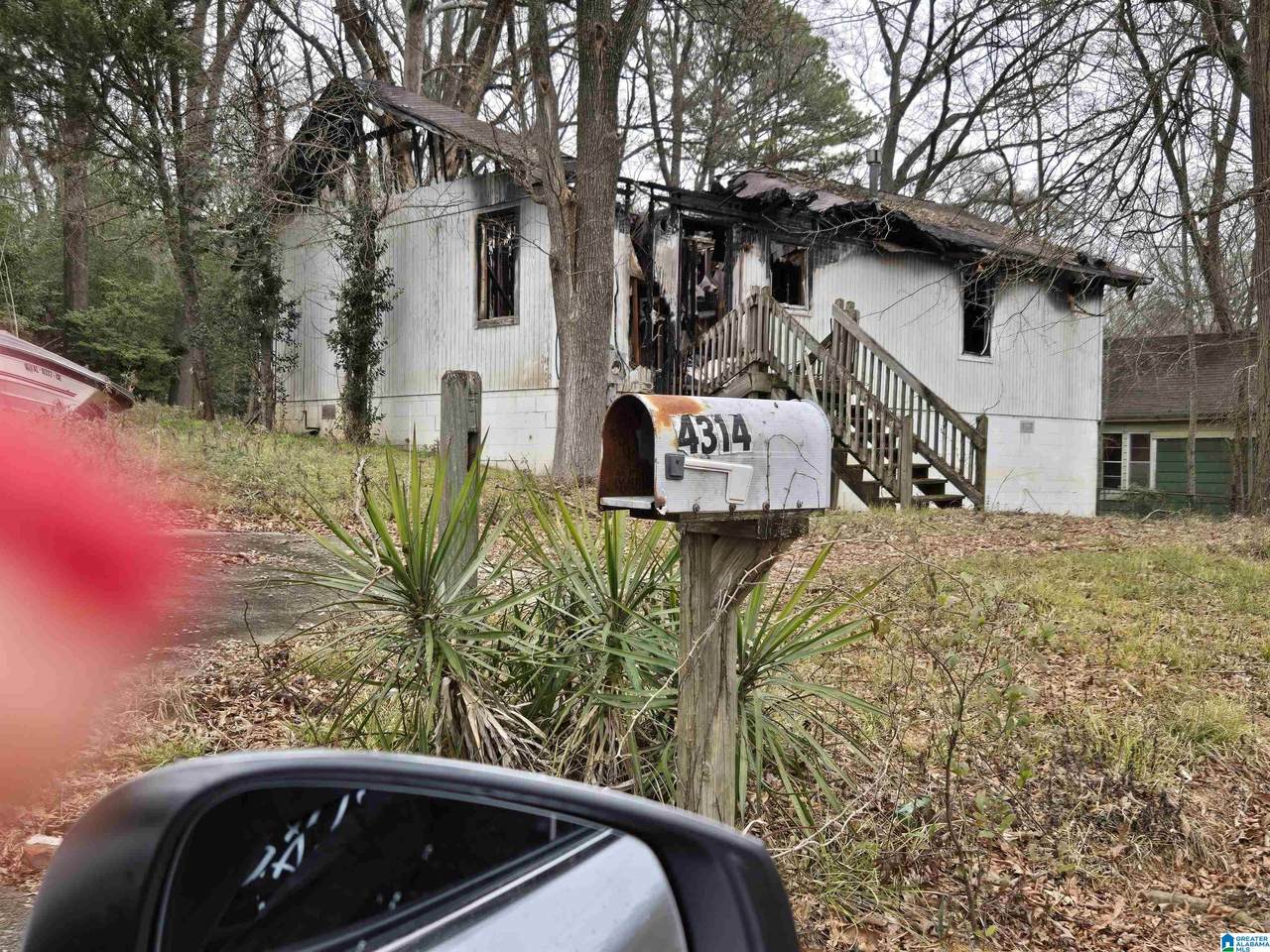 4318 5TH AVENUE - Photo 1
