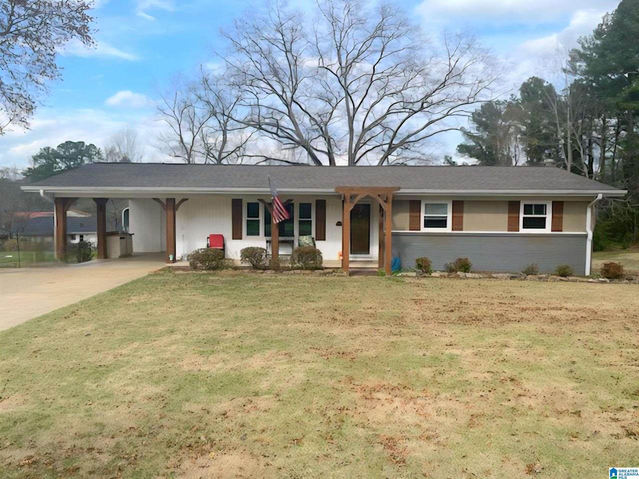 33 Pine Circle - Photo 1