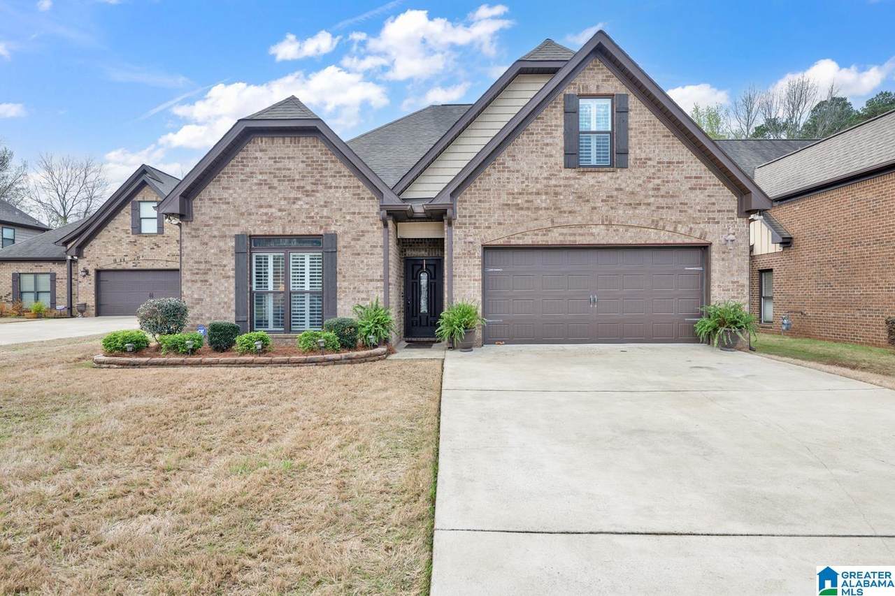 208 English Village Circle - Photo 1