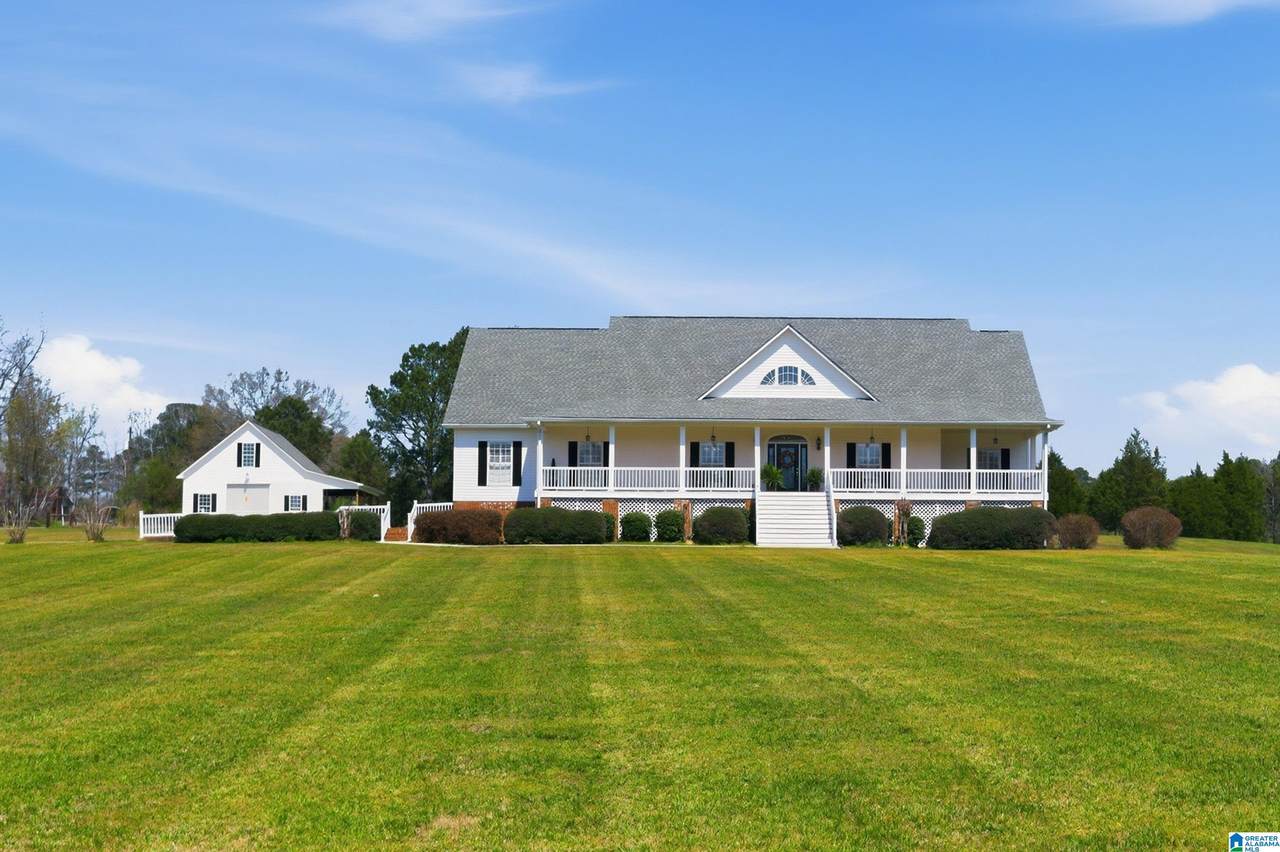 64 Mistletoe Lane - Photo 1