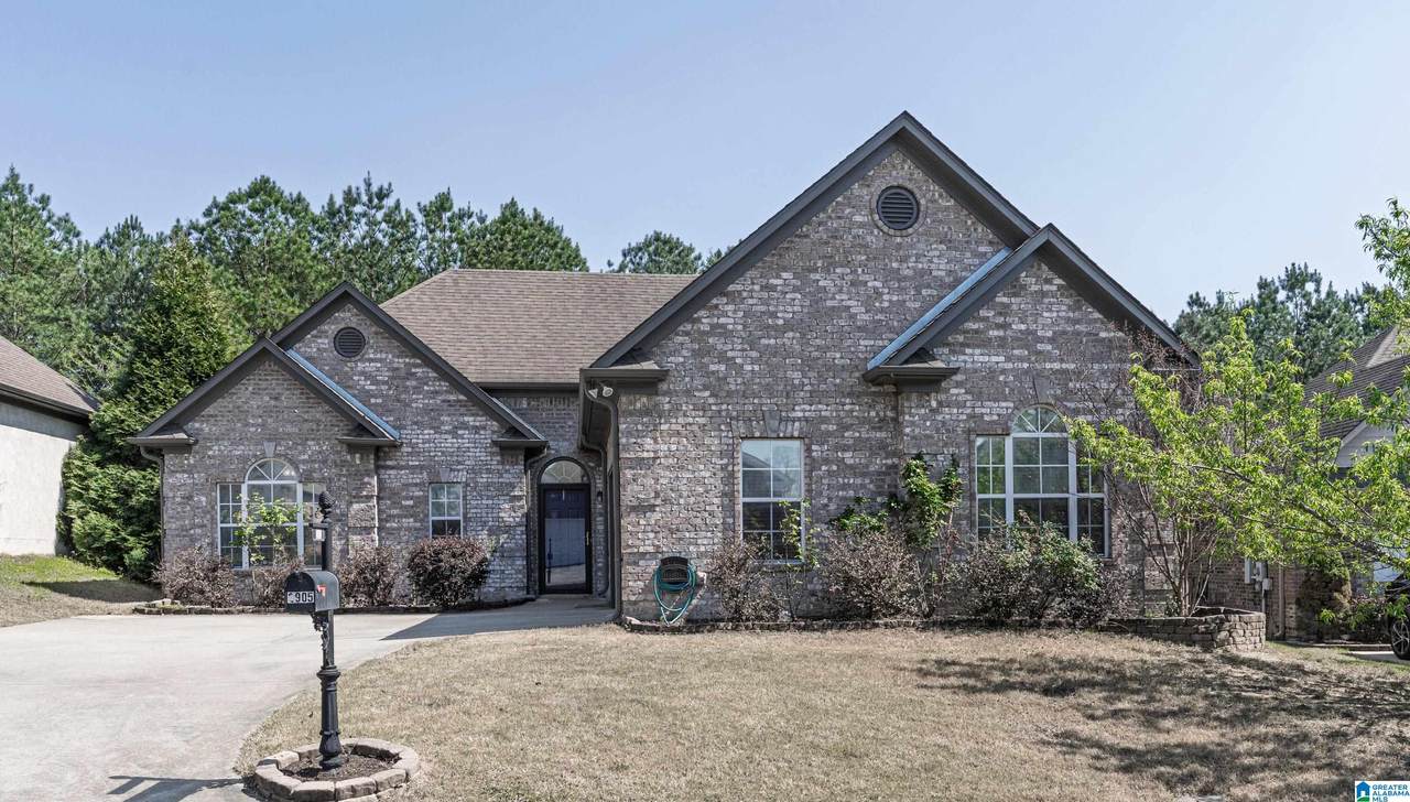 2905 Summit Drive - Photo 1